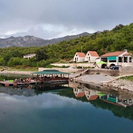 Splav "Slap" - Bungalovi Danilovgrad Екстериор снимка