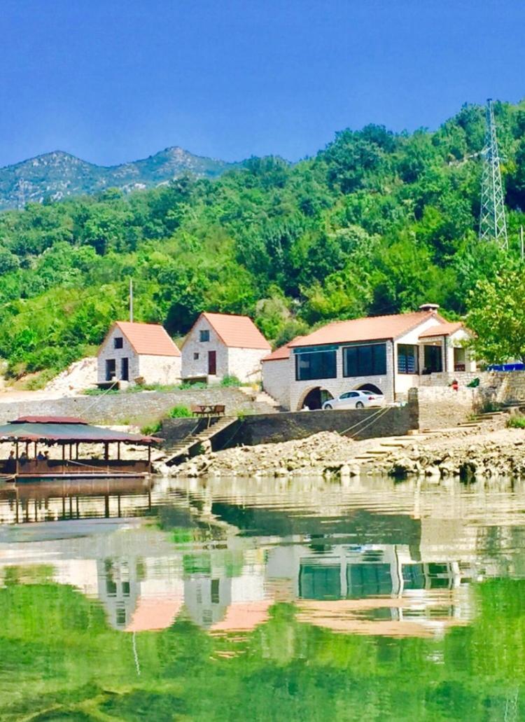 Splav "Slap" - Bungalovi Danilovgrad Екстериор снимка